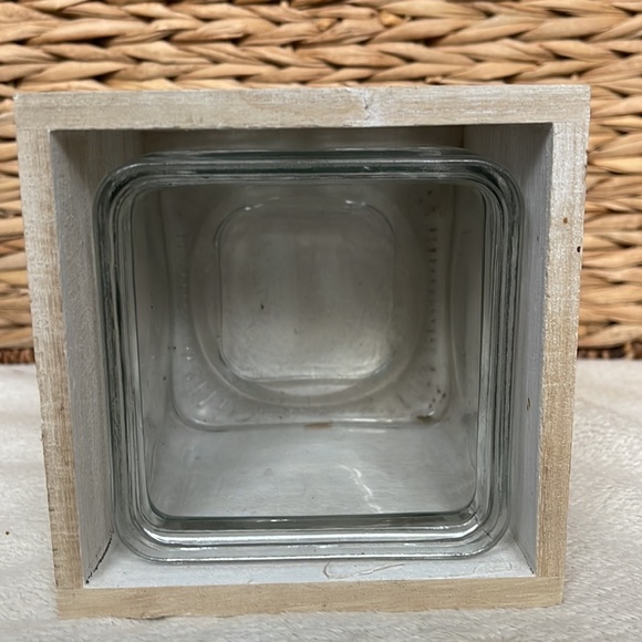 Snowflake Wooden White Wash Candle Square Holder Excellent With Glass Inside - Picture 6 of 8